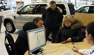 Россияне начнут покупать авто в 2010 году Россияне начнут покупать авто в 2010 году