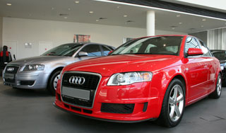 Из автосалона прилюдно угнали дорогой Audi Из автосалона прилюдно угнали дорогой Audi