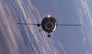 Космонавтам на МКС привезли подарки Космонавтам на МКС привезли подарки