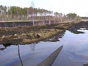 Нефтепровод прорвало