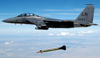 Американский пилот разбомбил свою базу Американский пилот разбомбил свою базу