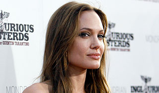 Джоли соблазняла женщину-телезвезду Джоли соблазняла женщину-телезвезду