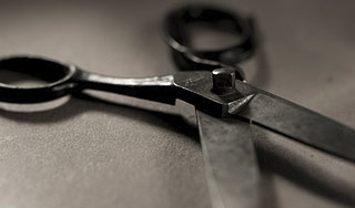 Заключенный ранил ножницами пять человек Заключенный ранил ножницами пять человек