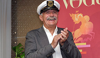 Зачем Михалкову капитанская фуражка Зачем Михалкову капитанская фуражка