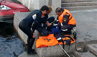 В Яузу за ночь упали два автомобиля В Яузу за ночь упали два автомобиля