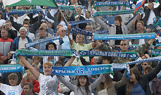 Фанаты разгромили стадион в Казани Фанаты разгромили стадион в Казани