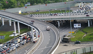 МКАД расширят на одну полосу МКАД расширят на одну полосу