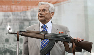 Калашников отмечает 90-летний юбилей Калашников отмечает 90-летний юбилей