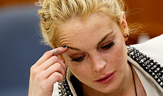 Мать пообещала смерть Линдсей Лохан Мать пообещала смерть Линдсей Лохан