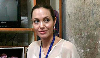 Анджелина Джоли усыновит ребенка без Питта Анджелина Джоли усыновит ребенка без Питта