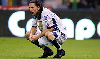 Футболист умер от сердечного приступа Футболист умер от сердечного приступа