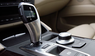 Девушкам упростят сдачу экзамена на права Девушкам упростят сдачу экзамена на права