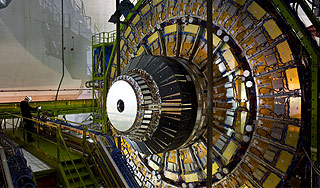 Большой адронный коллайдер снова в строю Большой адронный коллайдер снова в строю