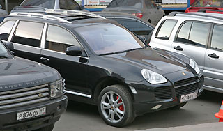 Угонщики довезли владелицу Porsche до метро Угонщики довезли владелицу Porsche до метро