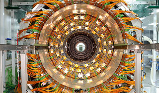 Коллайдер впервые столкнул протоны Коллайдер впервые столкнул протоны