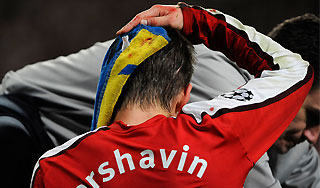 Аршавин залил кровью стадион "Арсенала" Аршавин залил кровью стадион "Арсенала"