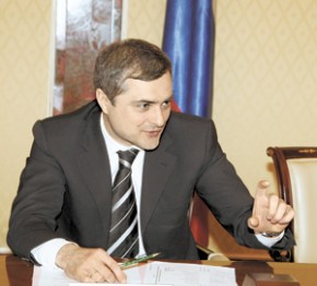 Брянский губернатор просил защиты у Суркова?