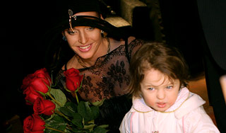 Как Волочкова общается с мамой и дочкой Как Волочкова общается с мамой и дочкой