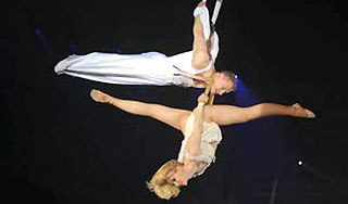 Знаменитые гимнасты упали с огромной высоты Знаменитые гимнасты упали с огромной высоты
