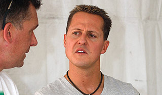 Mercedes предложил Шумахеру 7 млн евро Mercedes предложил Шумахеру 7 млн евро