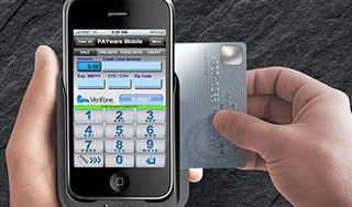 Телефоны научили расплачиваться кредиткой Телефоны научили расплачиваться кредиткой