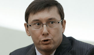 В Киеве депутат подрался с главой МВД В Киеве депутат подрался с главой МВД