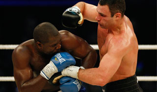 Виталий Кличко защитил титул чемпиона мира Виталий Кличко защитил титул чемпиона мира