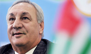 Багапш победил на выборах в Абхазии Багапш победил на выборах в Абхазии