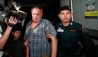 Экипажу самолета Ил-76 грозит смерть Экипажу самолета Ил-76 грозит смерть