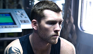 Знаменитый актер поселился в машине Знаменитый актер поселился в машине