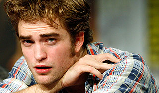 Паттинсон приносит проклятье коллегам Паттинсон приносит проклятье коллегам