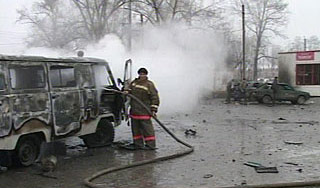 Взрыв около поста ДПС ранил 18 человек Взрыв около поста ДПС ранил 18 человек