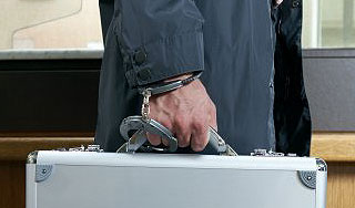 Украинцы попались на вывозе тайного груза Украинцы попались на вывозе тайного груза