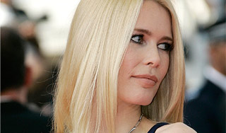 Клаудиа Шиффер застряла в подземном тоннеле Клаудиа Шиффер застряла в подземном тоннеле