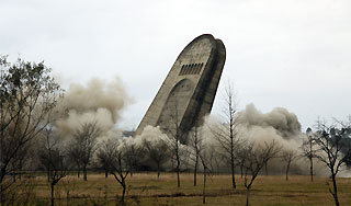 Взорванный мемориал восстановят в Москве Взорванный мемориал восстановят в Москве