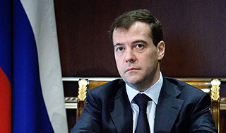Медведев переносит правительство в Интернет Медведев переносит правительство в Интернет