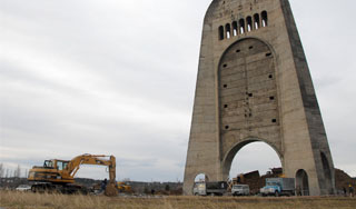 Саакашвили покусился на память павших Саакашвили покусился на память павших