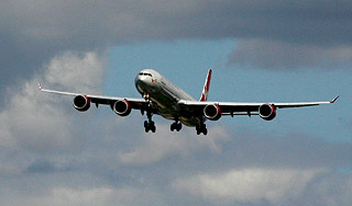 "Аль-Каида" атаковала американский аэробус "Аль-Каида" атаковала американский аэробус