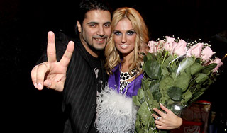 Савельева отметила 26 лет в костюме страуса Савельева отметила 26 лет в костюме страуса