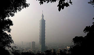 В Дубаи открыто самое высокое здание мира В Дубаи открыто самое высокое здание мира