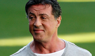 Сталлоне сломали шею на съемках Сталлоне сломали шею на съемках