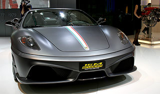 В России продолжают покупать люксовые авто В России продолжают покупать люксовые авто