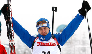 Россиянин возглавил Кубок мира по биатлону Россиянин возглавил Кубок мира по биатлону