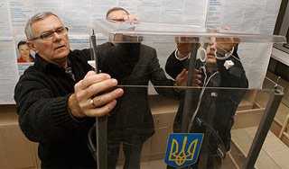 На Украине зафиксированы первые нарушения На Украине зафиксированы первые нарушения