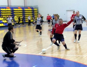 В мини лидируют газовики и пролетарии