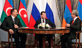 Медведев встретился с Алиевым и Саргсяном Медведев встретился с Алиевым и Саргсяном