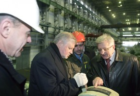 Заказов на заводах нет и в проекте