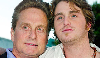 Дуглас сознался в наркоторговле Дуглас сознался в наркоторговле