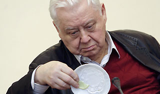 Олег Табаков страдает от переедания Олег Табаков страдает от переедания