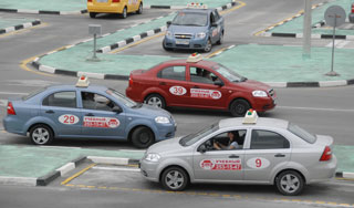 Сдавать на права будут по-старому Сдавать на права будут по-старому